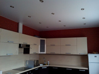 Натяжной потолок матовый одноуровневый на кухню