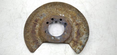 Пыльник диска тормозного заднего правого Mazda (Мазда) 3 (ВК) 2002-2009 (УТ000188332) Оригинальный номер BP4K26261A